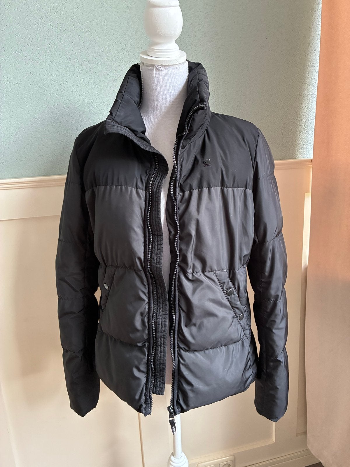 G-Star Raw Zwarte Gewatteerde Jas Maat L, Kleding | Dames, Ophalen of Verzenden, Zo goed als nieuw, Maat 42/44 (L), Zwart