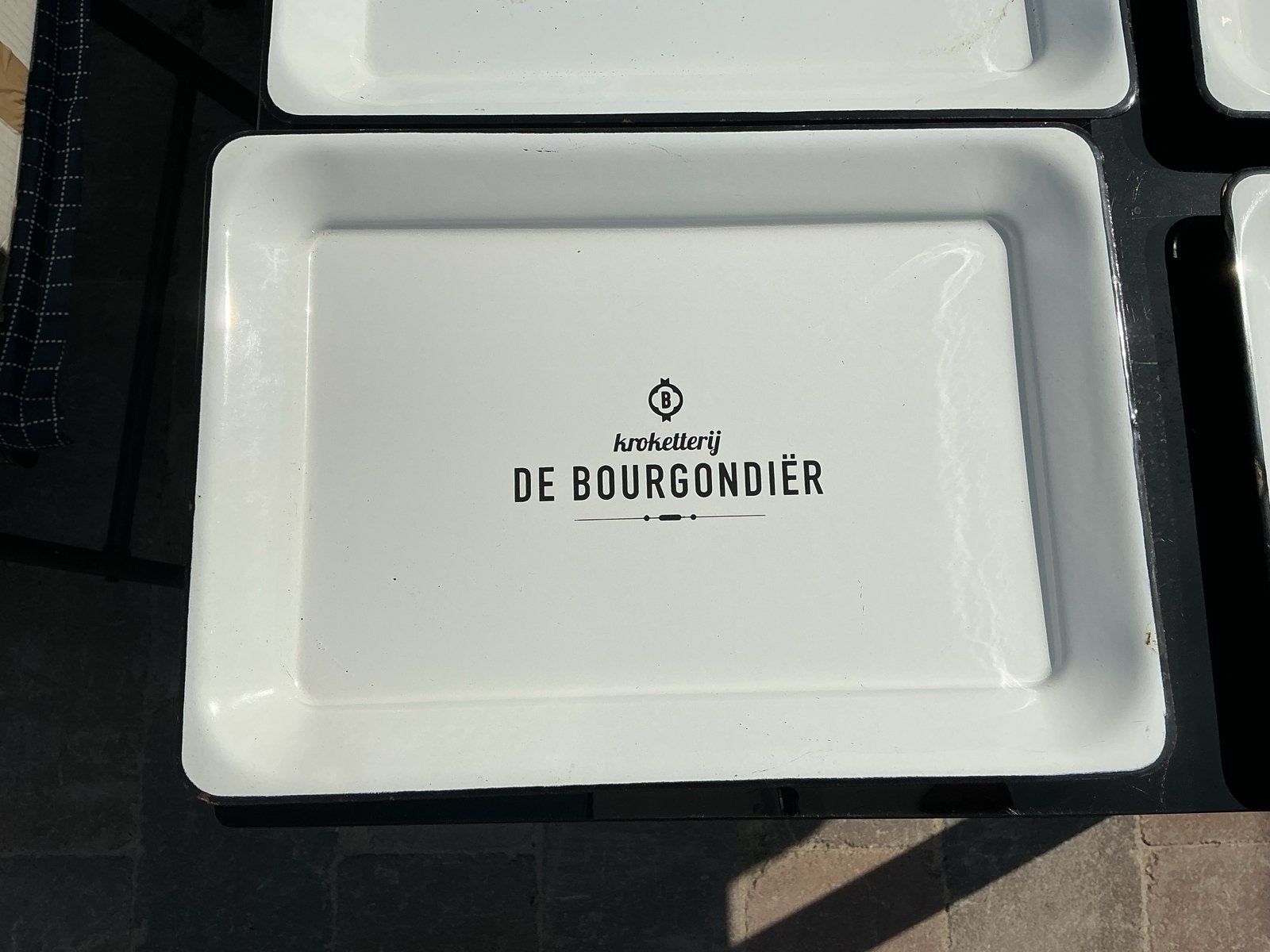 Emaille schaal 'Kroketterij De Bourgondiër' 6 stuks zie foto, Ophalen, Overige stijlen, Schaal of Schalen
