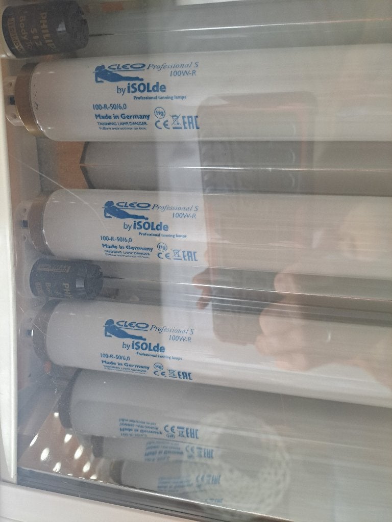 12 lampen Isolde 100W-R 50/6,0, Witgoed en Apparatuur, Zonnebanken en Gezichtsbruiners, Ophalen, Gebruikt, Zonnebank enkelzijdig