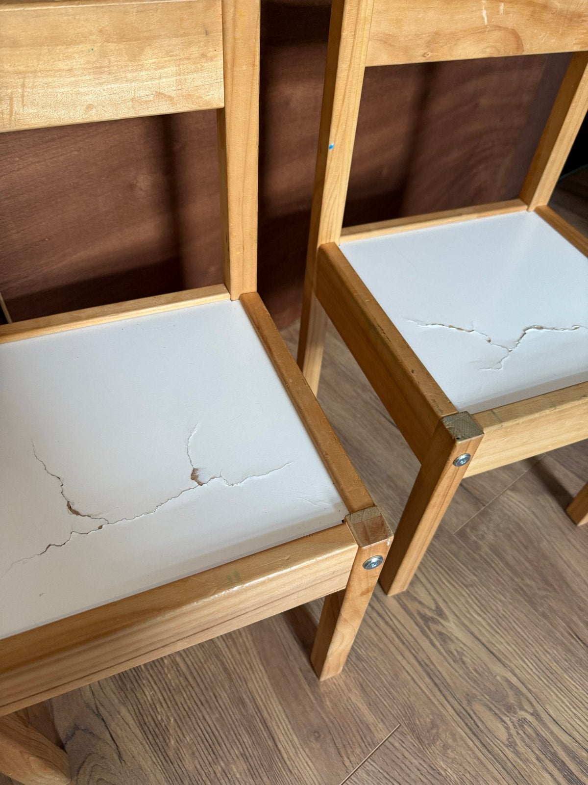 IKEA kinderstoeltjes (2x) met beschadigde zitting, gratis, Kinderen en Baby's, Ophalen of Verzenden, Gebruikt, Stoel(en)