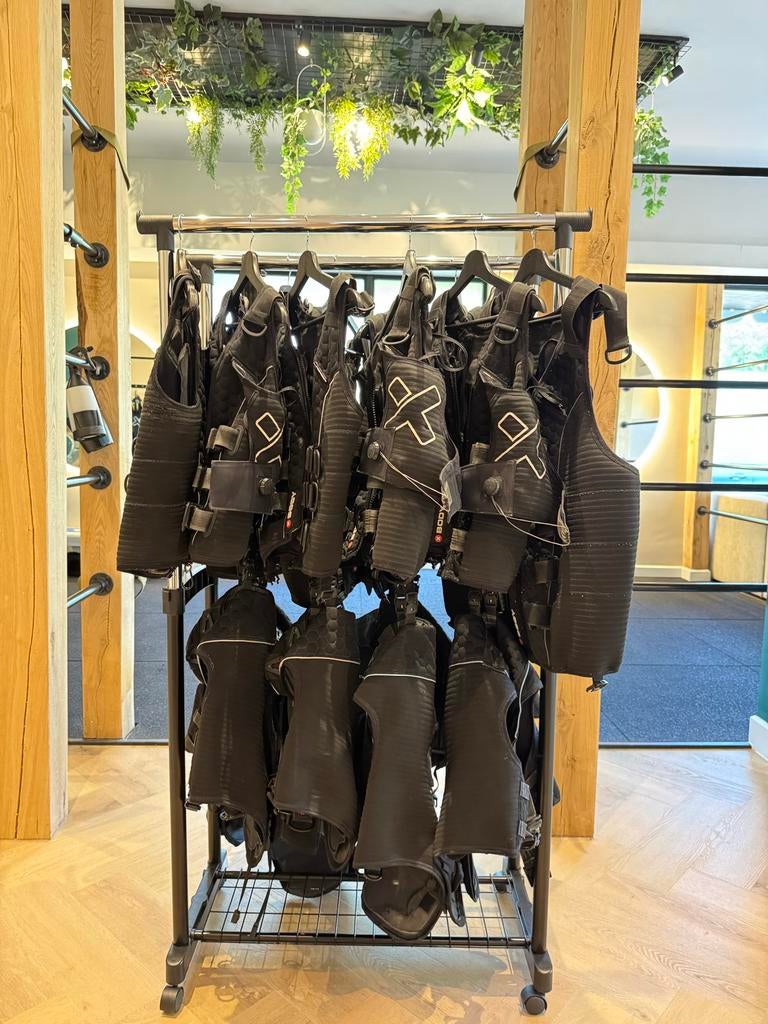 XBody EMS Studio Set: Actiwave + 3 Actiwears + 8 Pakken, Sport en Fitness, Ophalen of Verzenden, Zo goed als nieuw, Overige typen