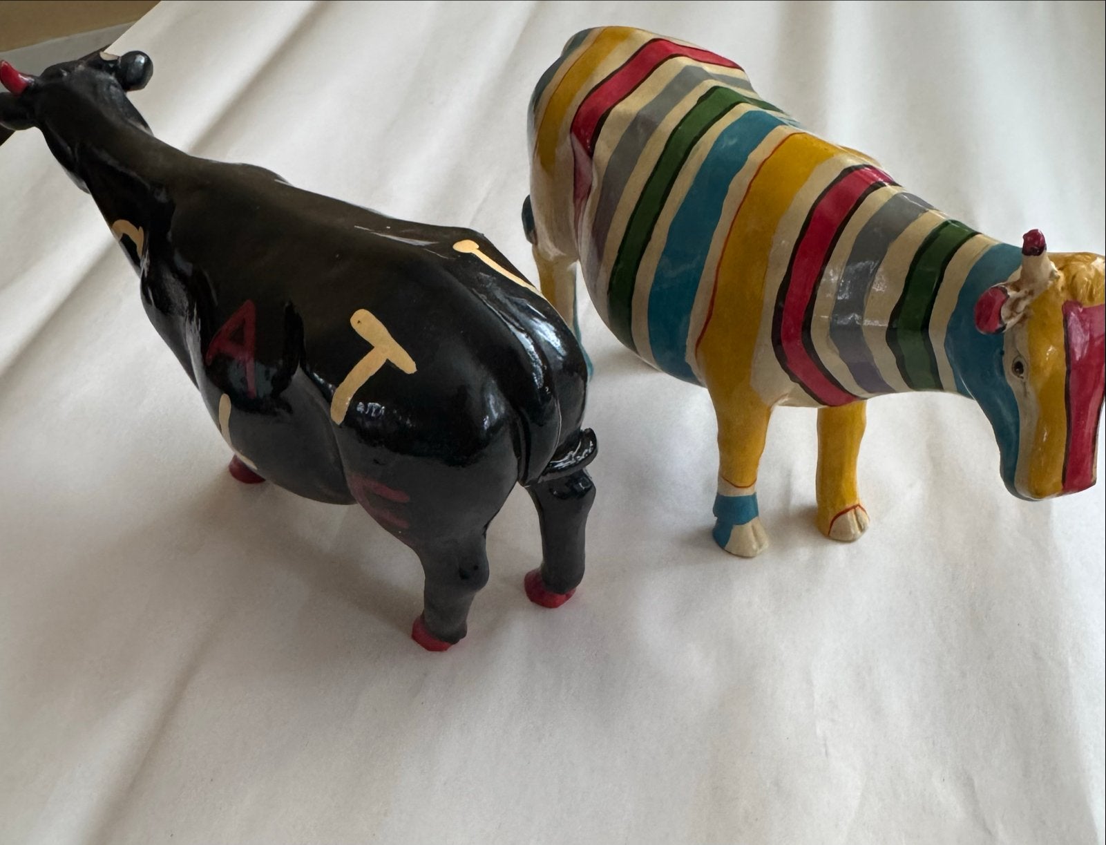 Cowparade set van 2 decoratieve koeien, handgeschilderd, Ophalen, Gebruikt, Dier