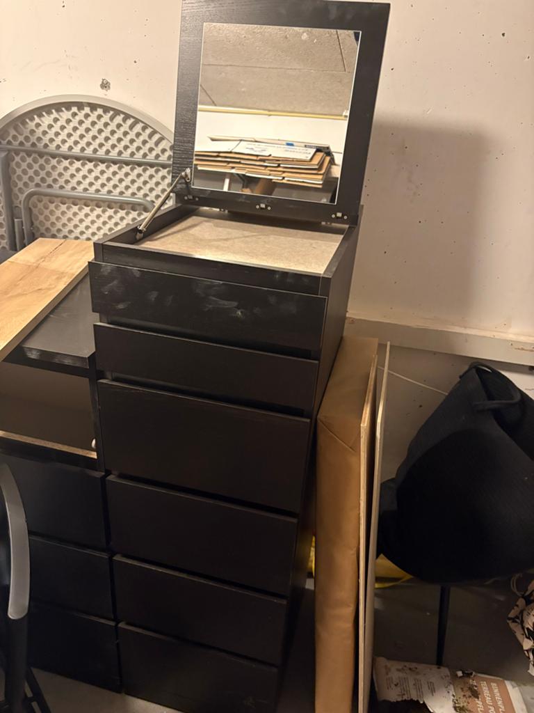 IKEA kastje met spiegel - Ideaal voor make-up of sieraden, Huis en Inrichting, Woonaccessoires | Kisten, Ophalen, Gebruikt
