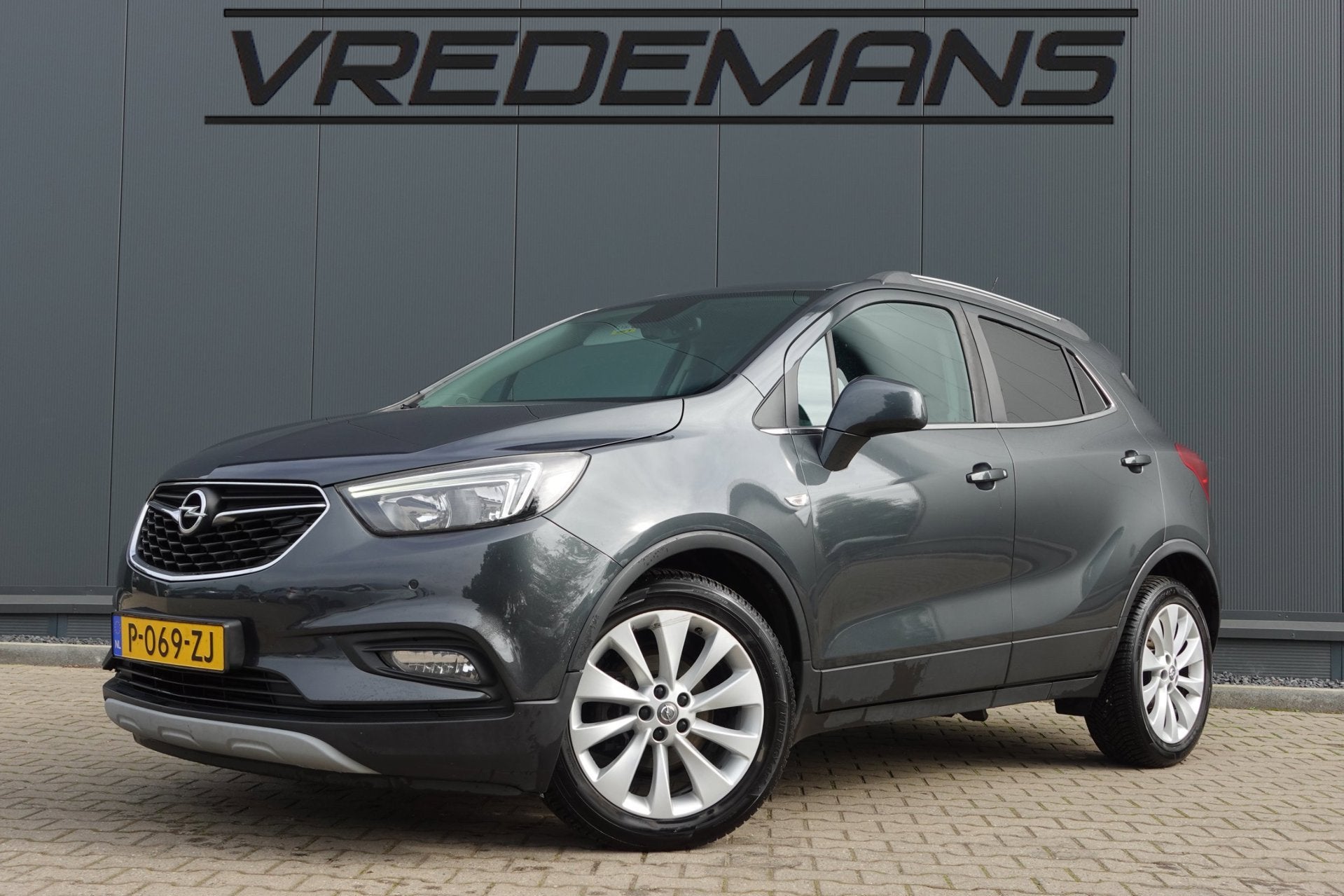 Opel Mokka X 1.4 Turbo Black Edition, Voorwielaandrijving, Gebruikt, Leder en Stof, Handgeschakeld