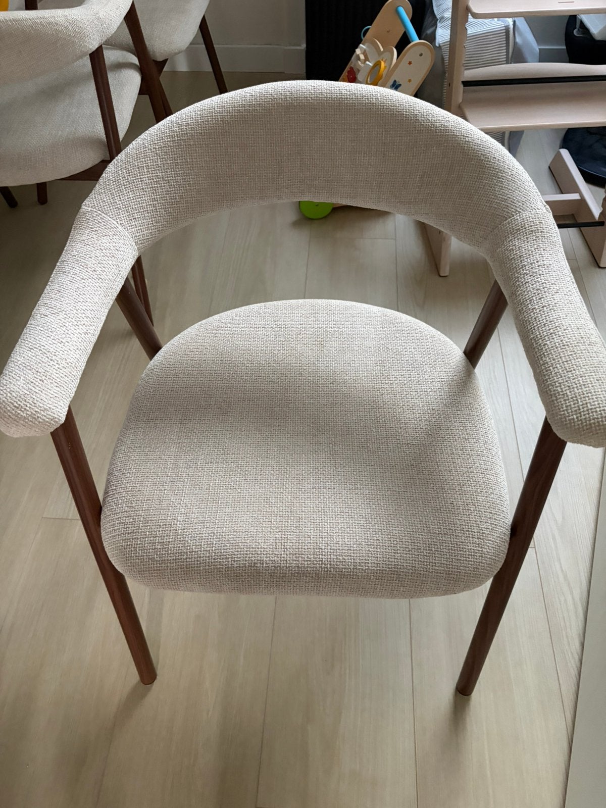 4 Eetstoelen van Gigameubel, Ophalen, Zo goed als nieuw, Vijf, Zes of meer stoelen