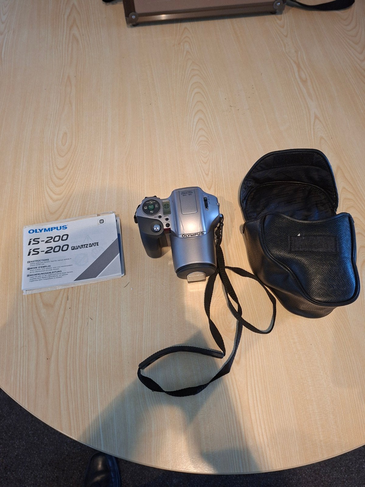 Olympus IS-200 Quartz Date Analoge Camera met Tas, Audio, Tv en Foto, Fotocamera's Analoog, Ophalen of Verzenden, Gebruikt, Spiegelreflex
