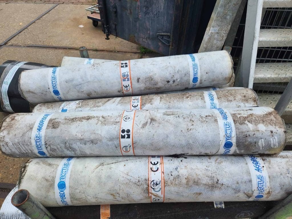 26137 - Rol bitumen onderlaag voor daken, Ophalen, Gebruikt, 15 m² of meer, Overige typen