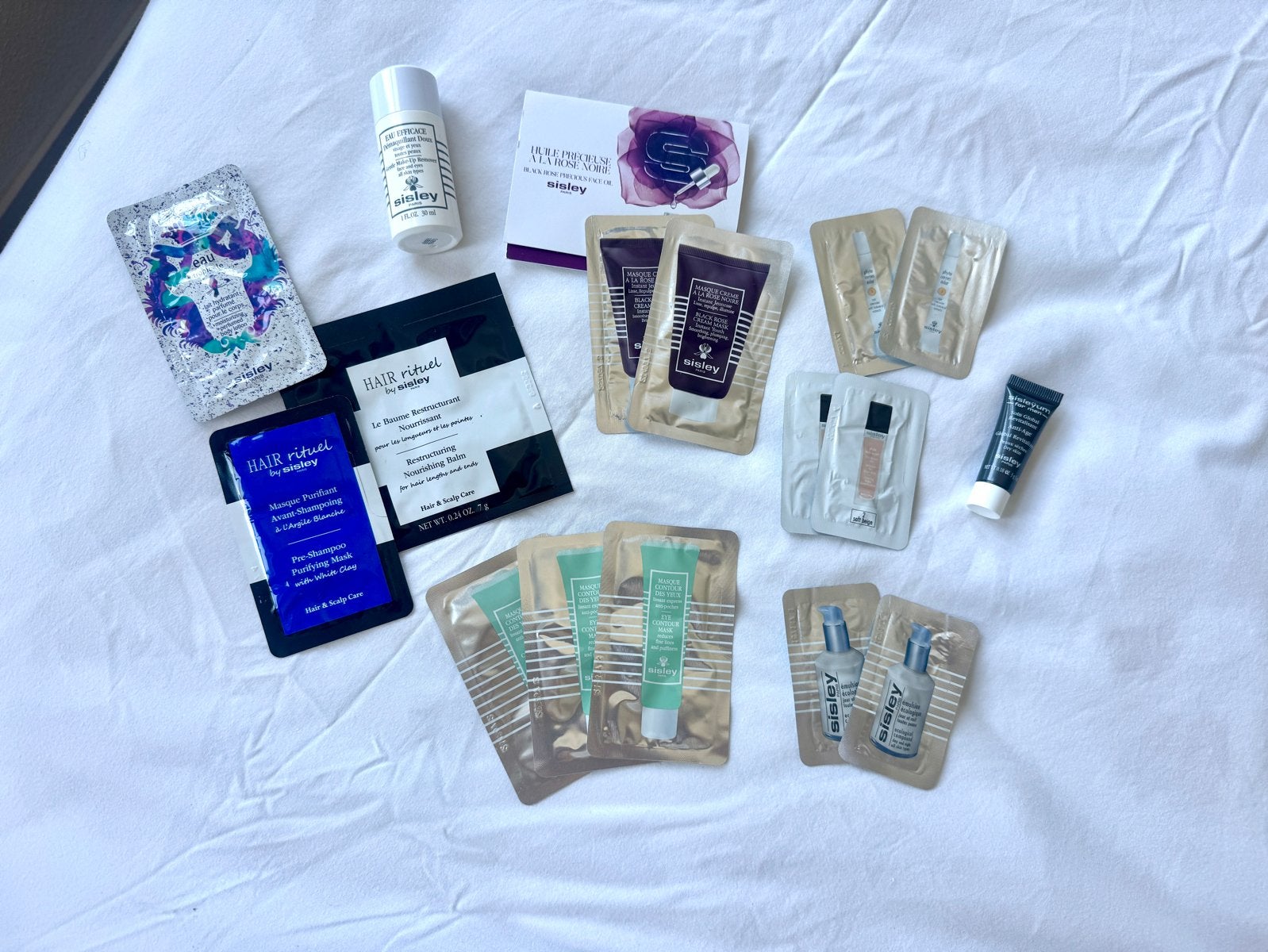 Sisley diverse crèmes en serums - Klein verpakkingen, Sieraden, Tassen en Uiterlijk, Uiterlijk | Gezichtsverzorging, Ophalen of Verzenden