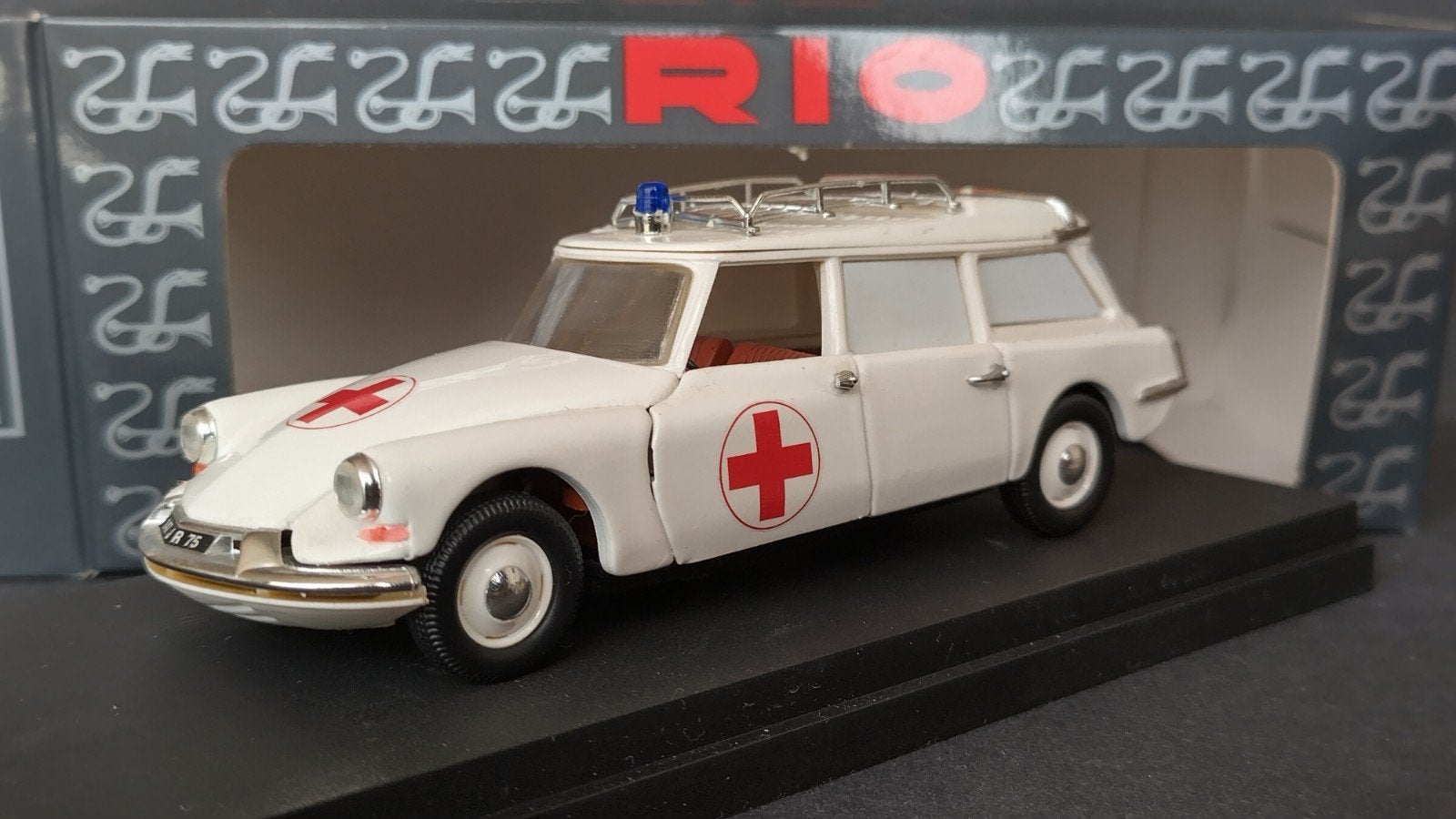 Citroen is Break Ambulance Red Cross  1:43 Rio Models Pol, Overige merken, Rio, Auto, Verzenden