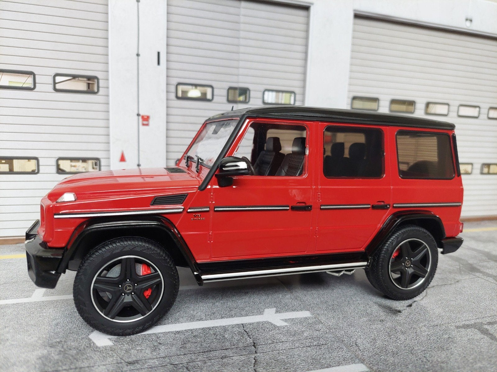 Mercedes G63 amg grazy colors rood limited, Ophalen of Verzenden, Zo goed als nieuw, Auto, Overige merken