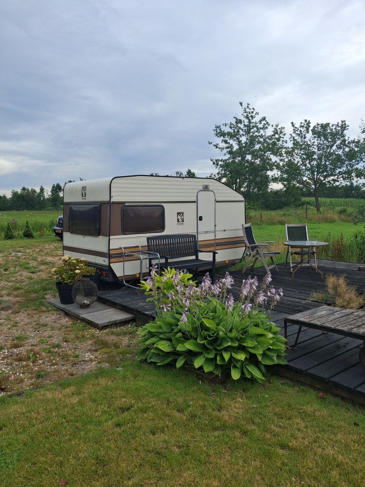 Retro Knaus caravan van 1983 +voortent/luifel 43 jaar oud!!, Caravans en Kamperen, Rondzit, 750 - 1000 kg, Particulier, Luifel