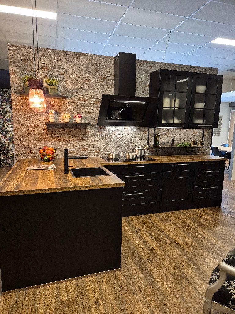 Keuken met schiereiland mat zwart met Atag apparatuur, Ophalen, Overige materialen, Zwart, Overige typen