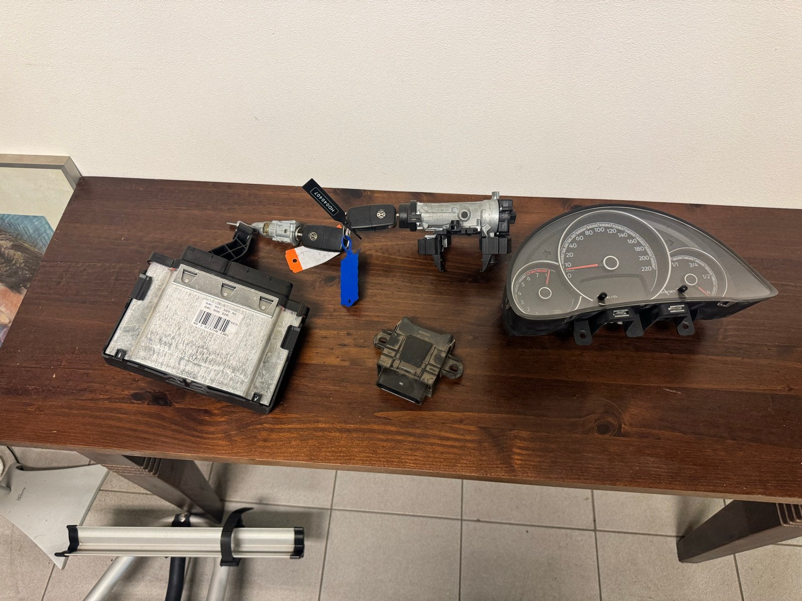 ECU Tellerbak Contactslot Sleutels VW Up TSI 2017, Ophalen, Gebruikt, Volkswagen