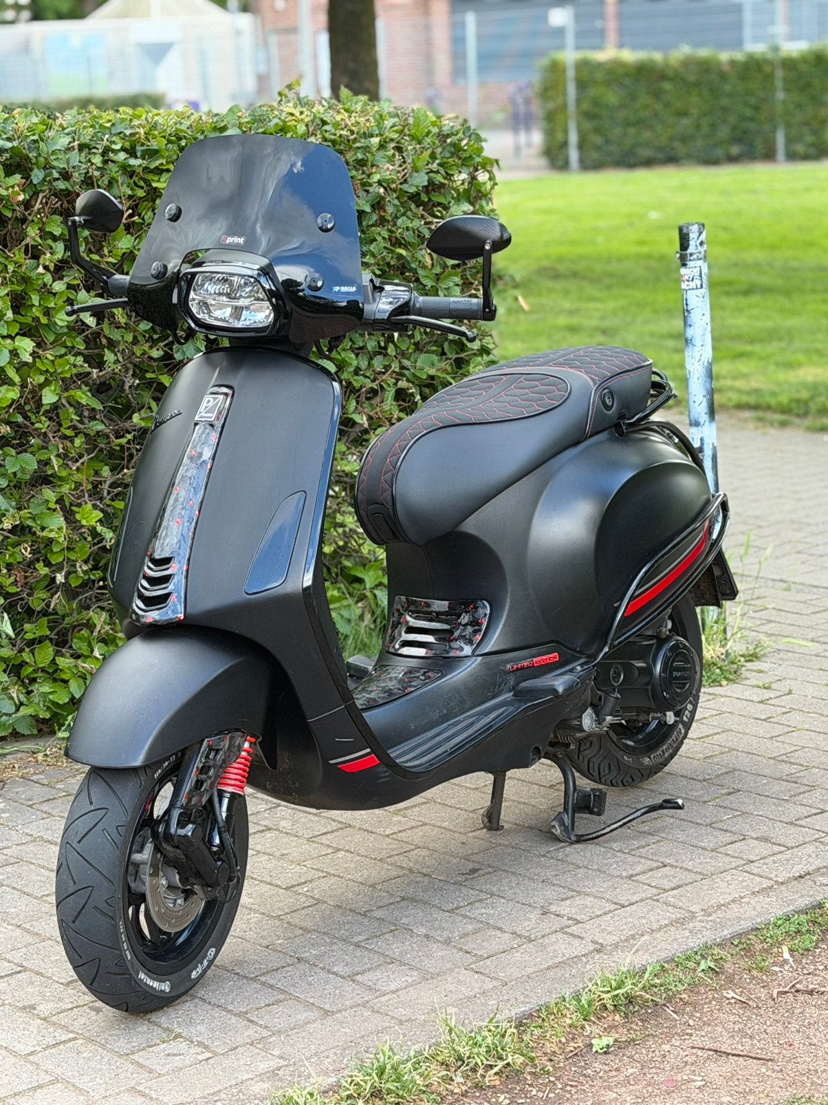 Vespa sprint 50cc e5 2021 forged carbon akrapovic, Ophalen, Vespa S, Zo goed als nieuw, Benzine