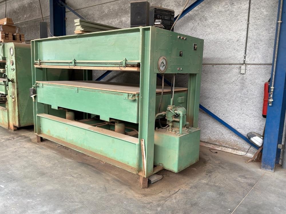 FRDeSmedt koudperslijm machine