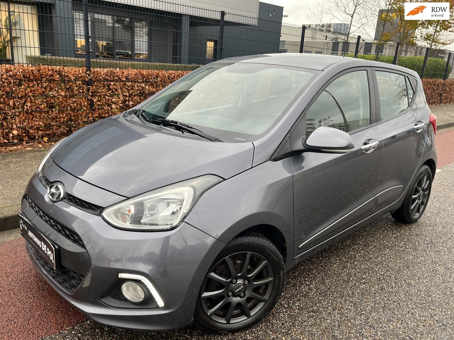Hyundai I10 1.2i Cruise/Climate-Control Multifunctioneel-Stu, Auto's, Voorwielaandrijving, Gebruikt, 4 cilinders, Leder en Stof