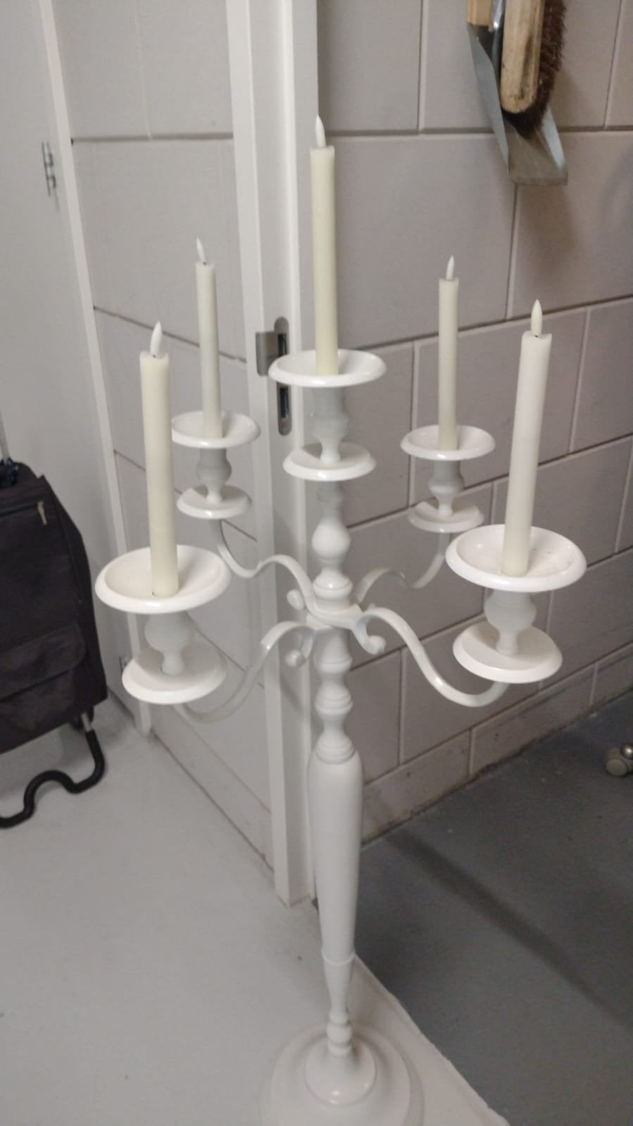 Witte metalen staande kandelaar, Huis en Inrichting, Ophalen, Wit, Zo goed als nieuw, Metaal