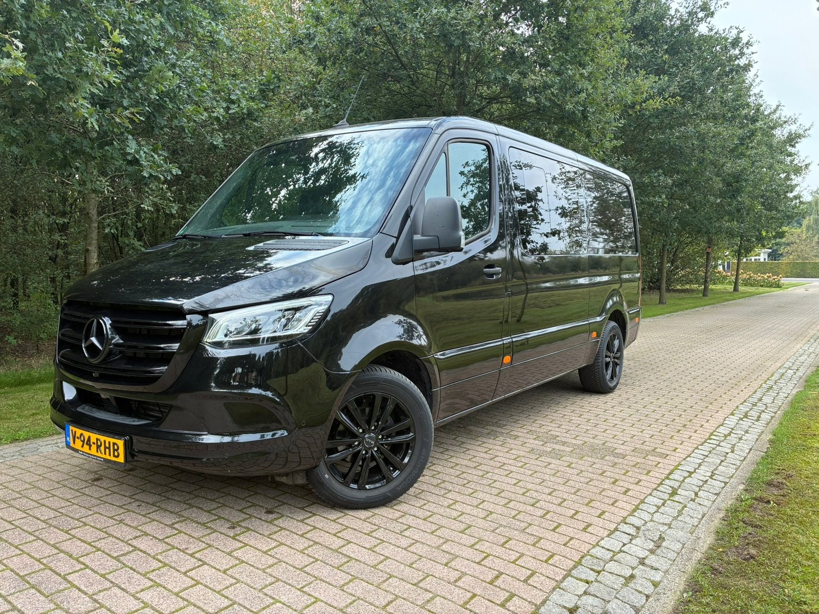 Mercedes-Benz Sprinter 319 V6 3.0 CDI L2H1 DUBBELCABINE, Tre, Automaat, Euro 6, 2800 kg, Zwart