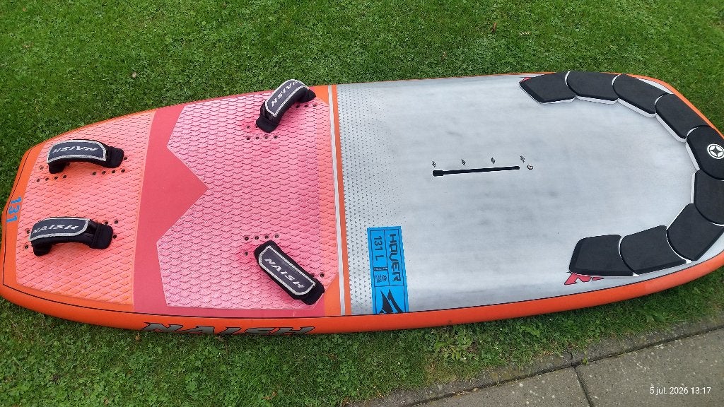 Naish Hover windfoil board 131liter, Watersport en Boten, Windsurfen, Gebruikt, Plank, Naish, Minder dan 250 cm, Met draagtas
