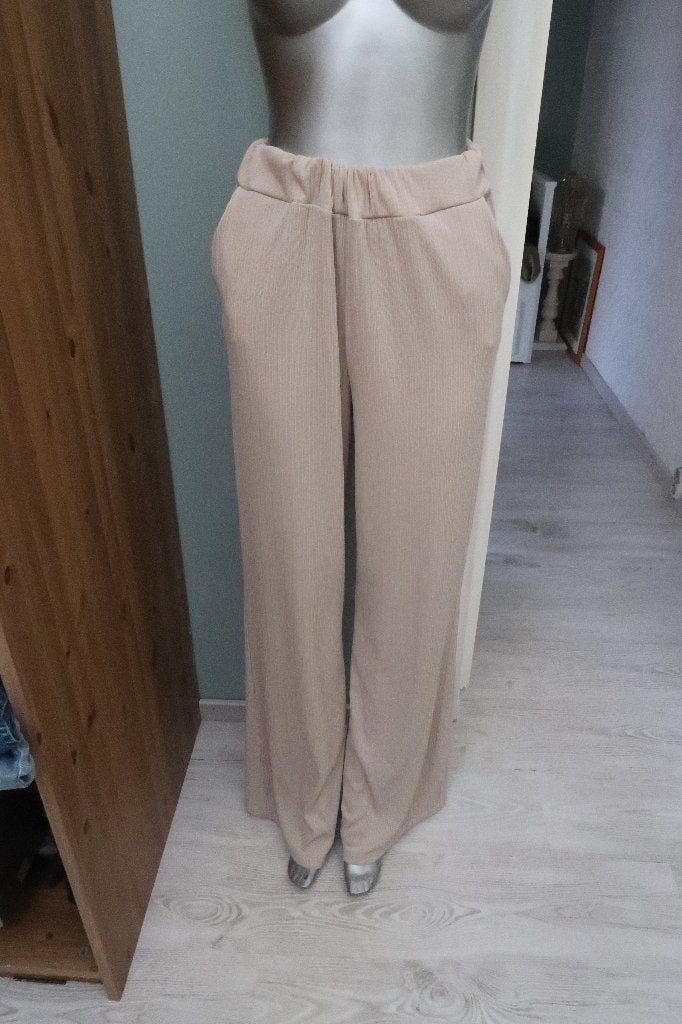 Comfortabele beige broek met wijde pijpen, Azzurro, Beige, Ophalen of Verzenden, Zo goed als nieuw