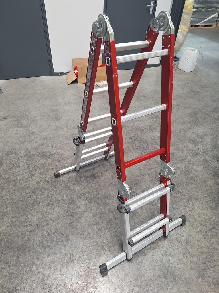 Altrex Opvouwbare Ladder, Doe-het-zelf en Verbouw, Ladders en Trappen, Ophalen, Zo goed als nieuw, Ladder, Opvouwbaar of Inschuifbaar