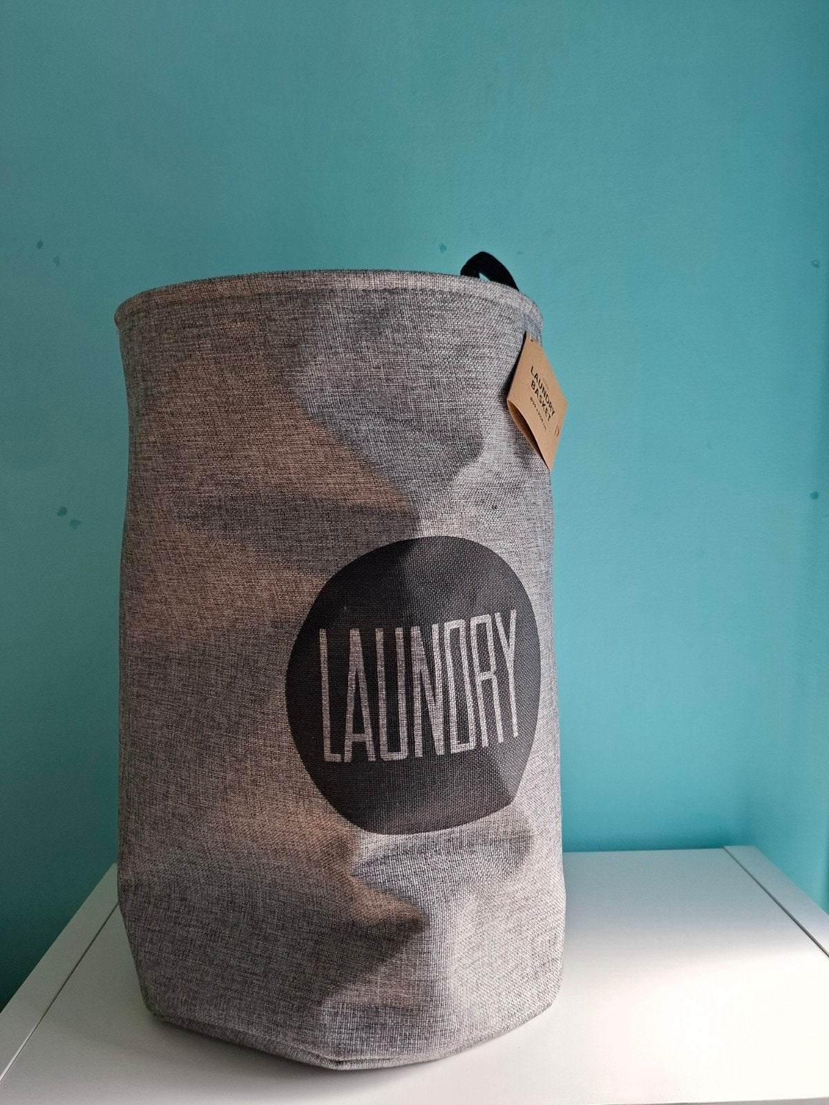 Nieuwe wasmand in de kleur grijs met een 'Laundry' opdruk, Overige merken, Nieuw, Ophalen of Verzenden, Wasmand