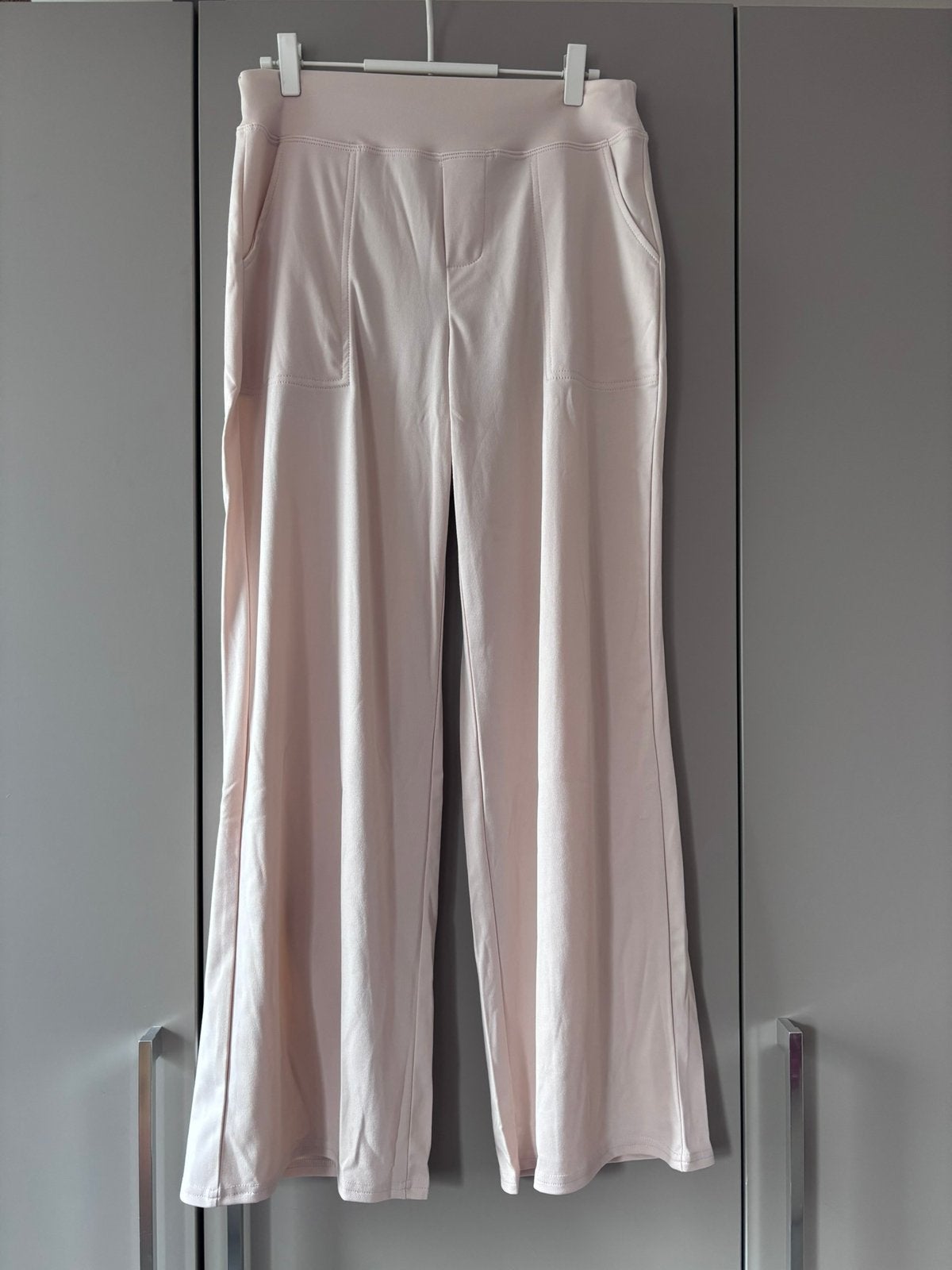 Beige lange broek travel stof M, Kleding | Dames, Rokken, Ophalen of Verzenden, Nieuw, Beige, Onder de knie