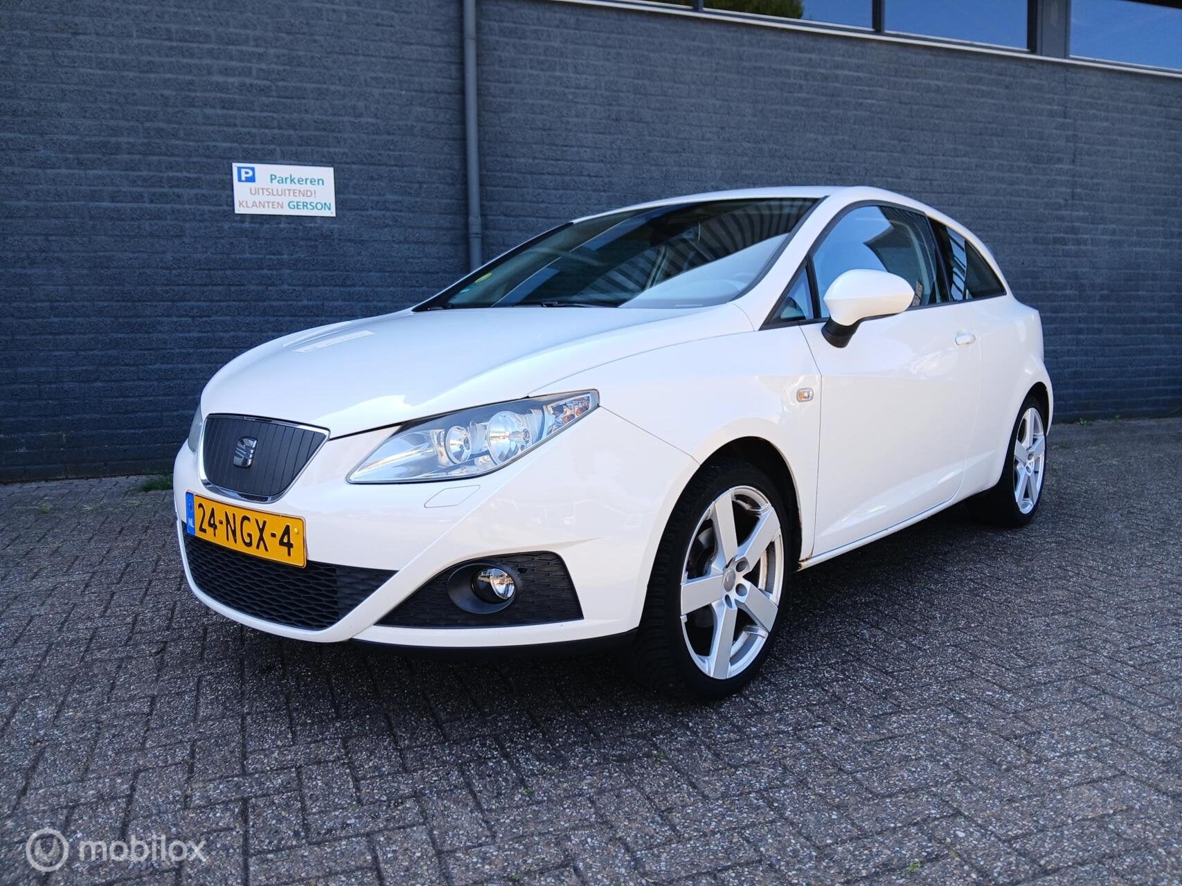 Seat Ibiza 1.2 TDI Leer/Stoelverwarming/Clima, Auto's, Voorwielaandrijving, Euro 5, 1199 cc, 96 €/maand