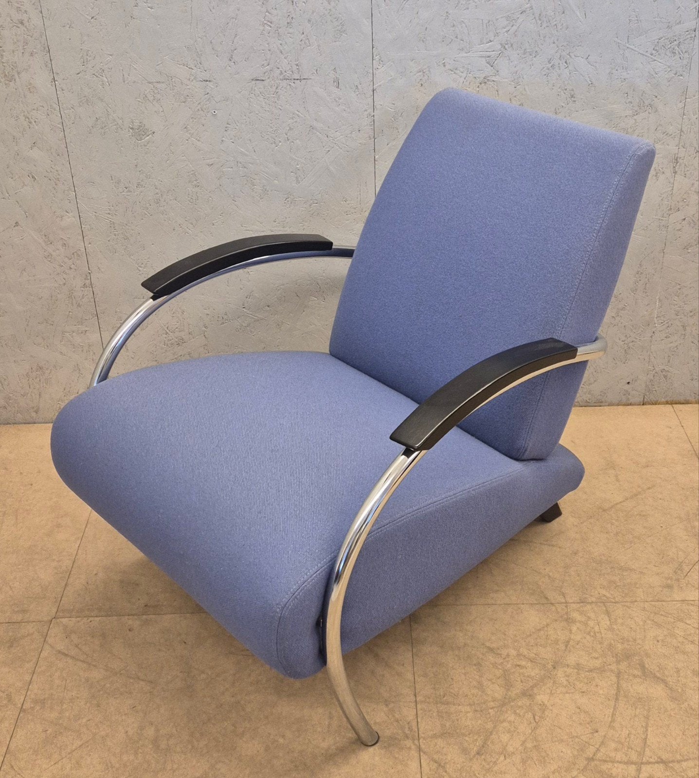 Gelderland design fauteuil – chroom & blauwe stof, Ophalen, Minder dan 75 cm, Zo goed als nieuw, Postmodernisme