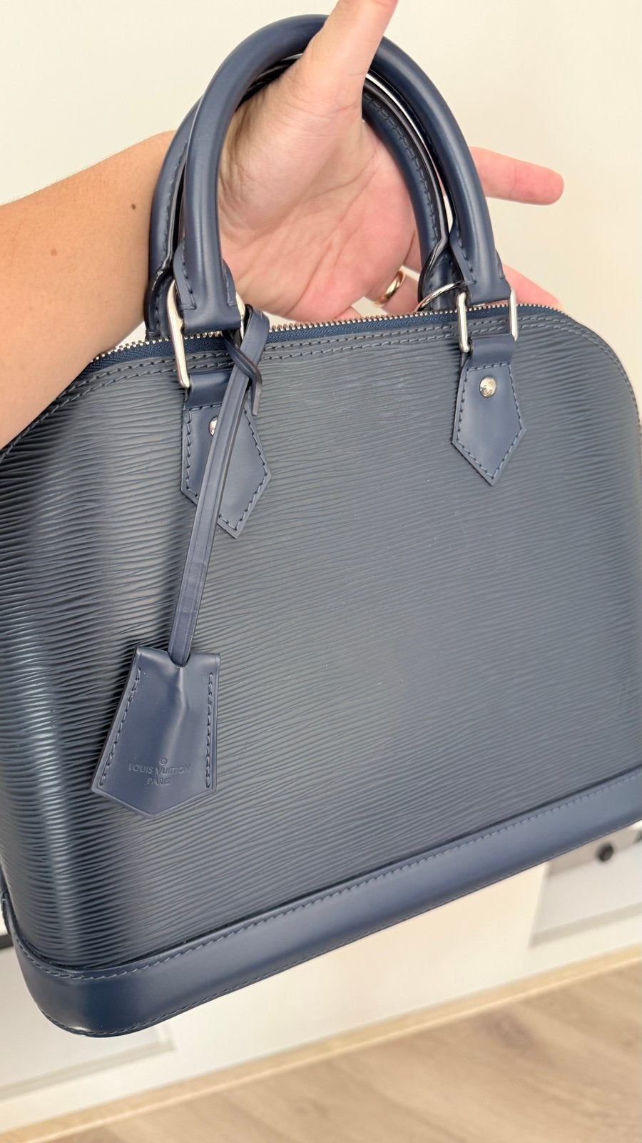 Louis Vuitton Alma PM Epi Leren Handtas Blauw, Sieraden, Tassen en Uiterlijk, Tassen | Damestassen, Ophalen of Verzenden, Zo goed als nieuw