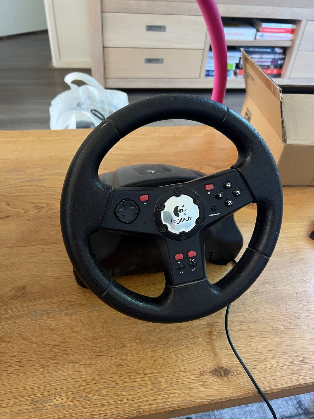 Logitech racestuur met USB aansluiting, Racestuur, Gebruikt, Ophalen of Verzenden, PC