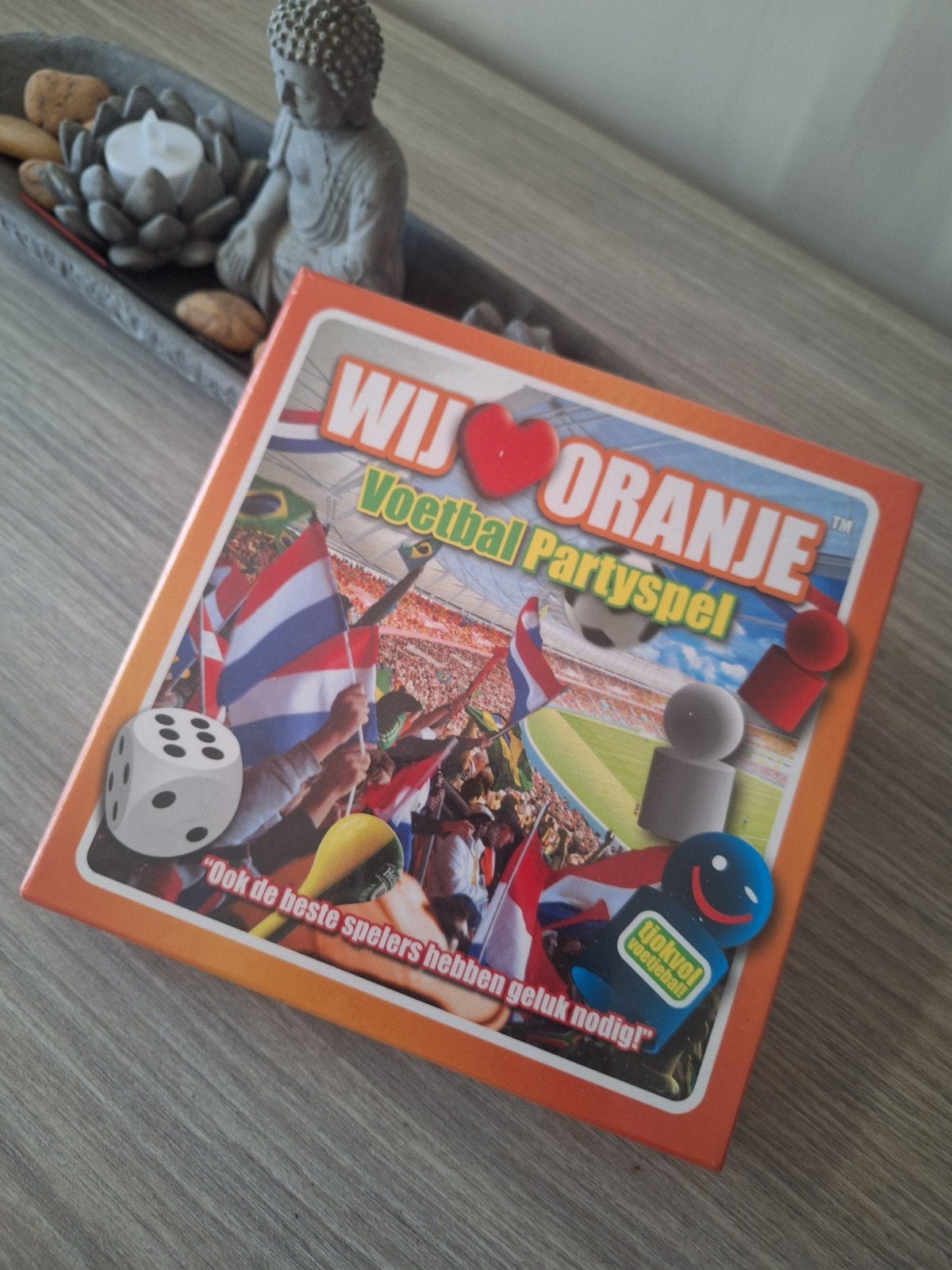 Wij ️ Oranje Voetbal Partyspel - Nieuw in seal!, Drie of vier spelers, Ophalen of Verzenden, Zo goed als nieuw, Nova Carta