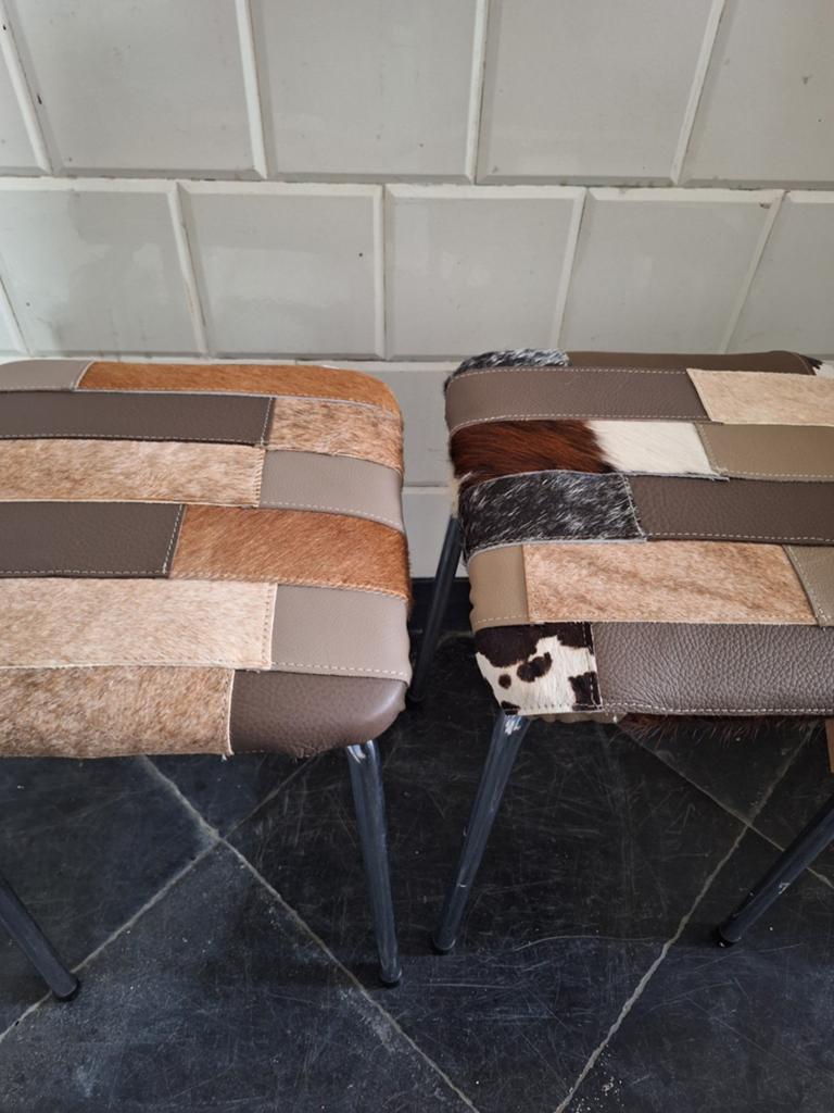 Set van 2 Vintage Krukken met Patchwork Lederen Stoffering, Gebruikt, Staal, Vintage, Ophalen of Verzenden