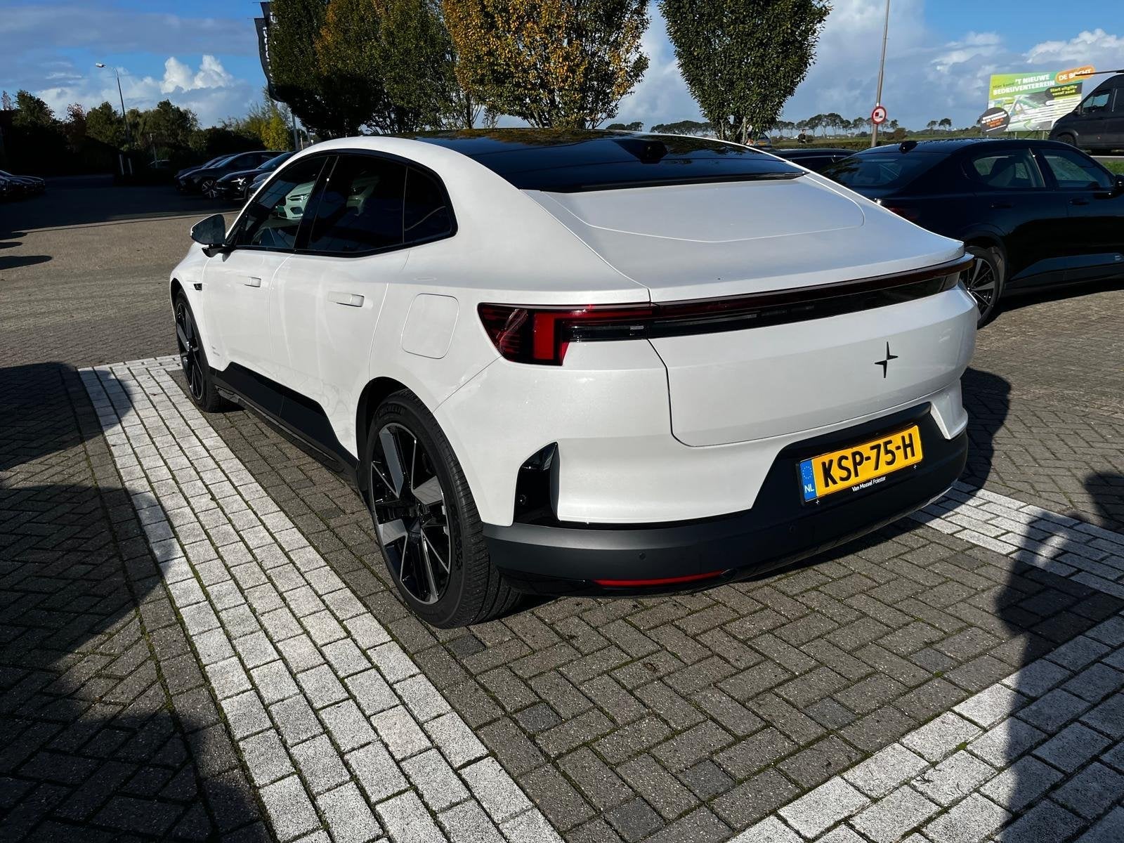 Polestar 4 Long Range Single motor Prime 100 kWh | Harman &, Auto's, Automaat, Achterwielaandrijving, 100 kWh, Wit