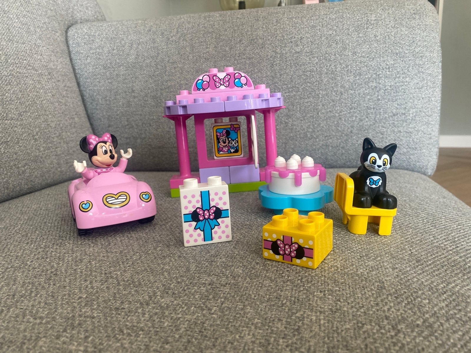 Lego Duplo Minnie Mouse Verjaardagsfeestje, Inclusief minifiguren, Gebruikt, Ophalen of Verzenden, Complete set