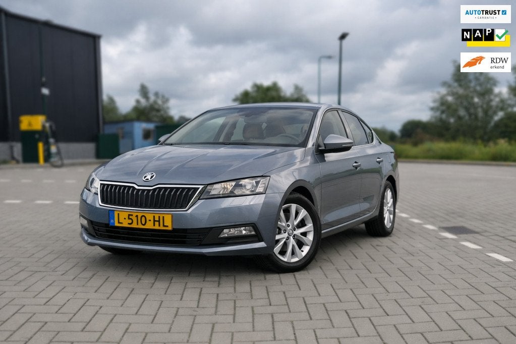 Skoda Octavia 1.0 e-TSI Business Edition bj 2021 automaat,, Auto's, Skoda, Dealer onderhouden, Stof, Gebruikt, Euro 6