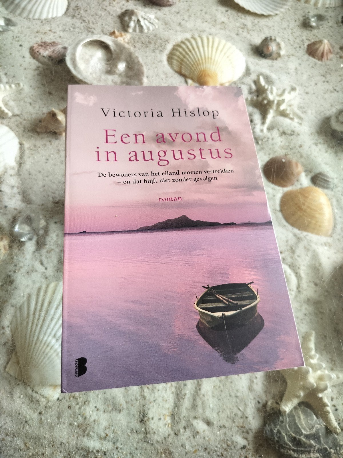 Victoria Hislop - Een avond in augustus, Boeken, Ophalen of Verzenden
