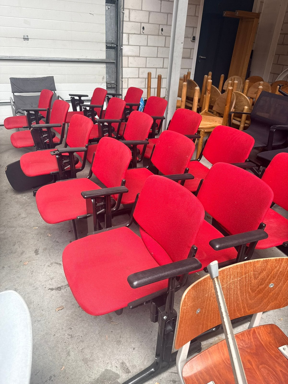 Castelli wachtkamerbankjes met opklaptafeltjes, Huis en Inrichting, Stoelen, Ophalen, Overige materialen, Gebruikt, Eén
