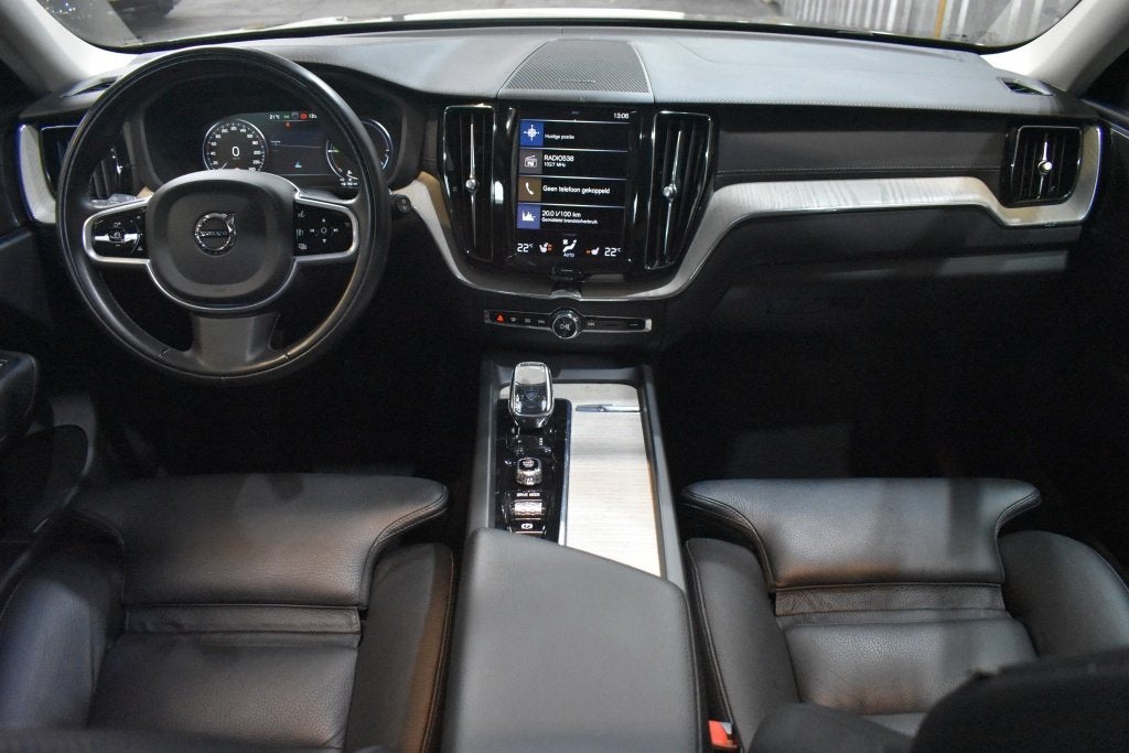 Volvo XC60 T8 390pk AWD Inscription | Schuifdak | BLIS | Tre, Auto's, Gebruikt, Euro 6, 138 €/maand, Bedrijf