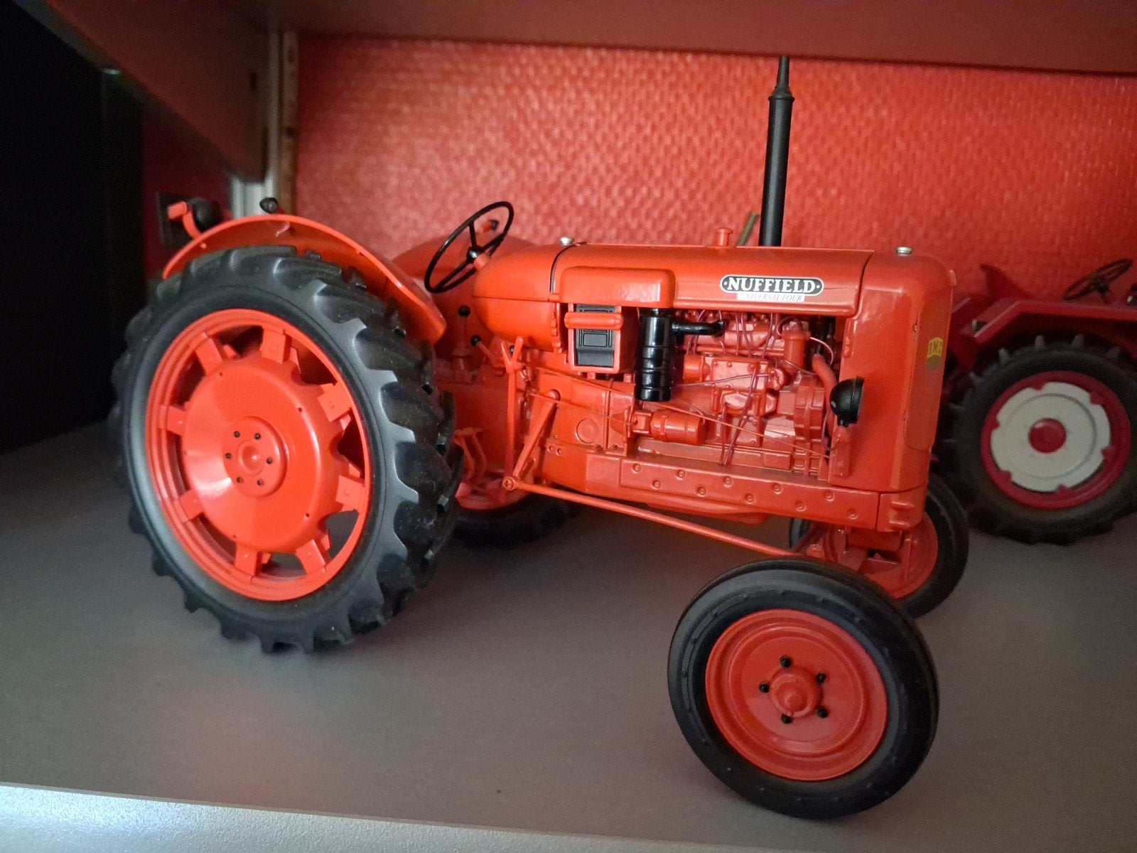 Nuffield Tractor Model - Oranje, Overige merken, Ophalen of Verzenden, Zo goed als nieuw, Groter dan 1:32