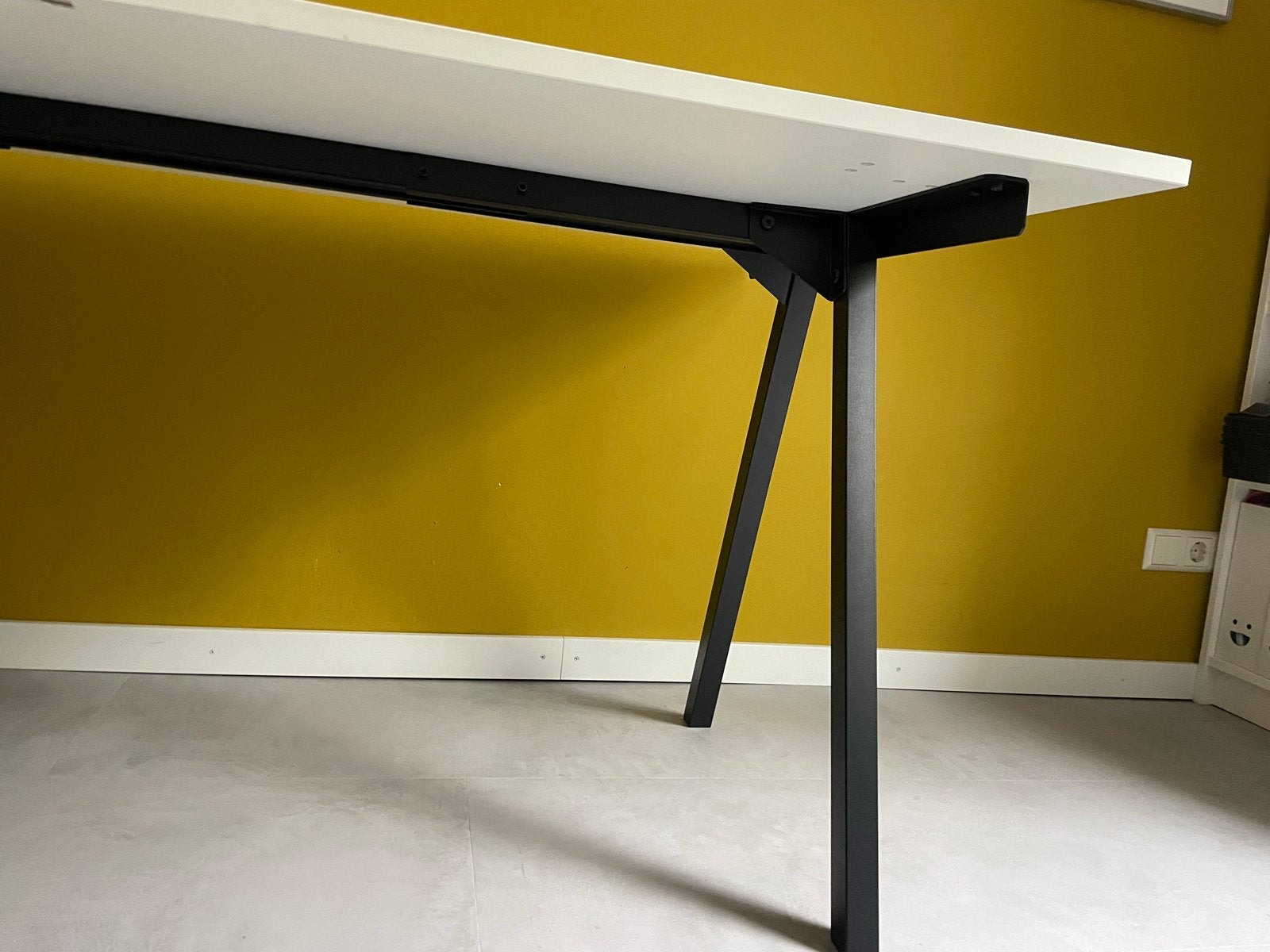 Stevig IKEA bureau (TROTTON) 160x80 cm - niet meer in collec, Ophalen, Gebruikt, Spaanplaat of MDF, IKEA