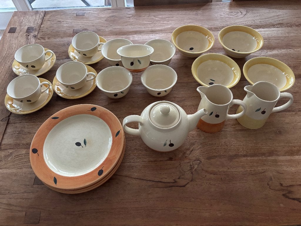 Engels Poole Pottery servies - " fresco" by Rachel Barker, Ophalen, Gebruikt, Landelijk/Boerenbont, Aardewerk