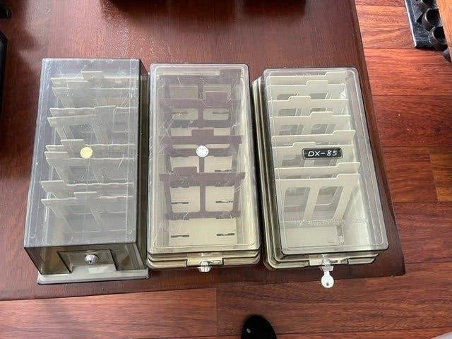 8  CD opbergboxen, Ophalen, Kunststof, 150 discs of meer, Zo goed als nieuw