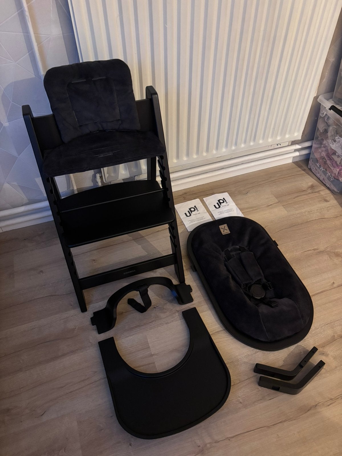 Kidsmill Kinderstoel zwart met babyset en newborn, Kinderen en Baby's, Kinderstoelen, Ophalen, Gebruikt, Meegroeistoel