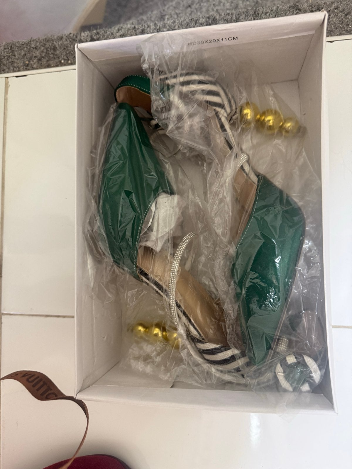 Mooie groene schoenen met gouden hak voor een feest, Ophalen, Zo goed als nieuw, Groen, Schoenen met hoge hakken