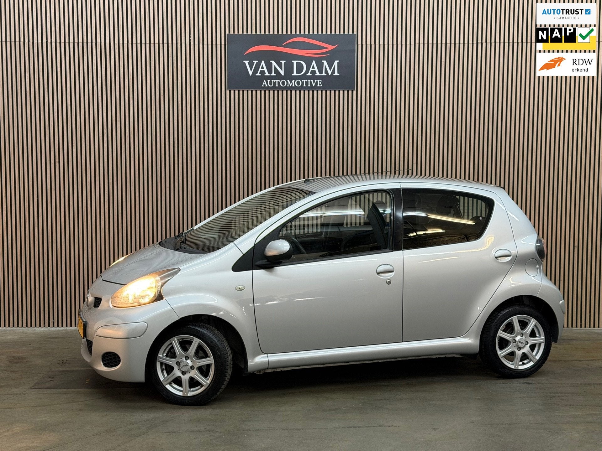 Toyota Aygo 1.0-12V Comfort Navigator 2012 NAP AIRCO NAVI, Auto's, Voorwielaandrijving, Euro 5, Stof, Gebruikt