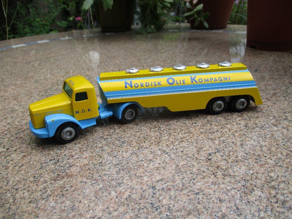 Tekno Denmark Scania Vabis 76 Nordisk Olie Kompagni, Hobby en Vrije tijd, Modelauto's | 1:50, Verzenden, Zo goed als nieuw, Bus of Vrachtwagen