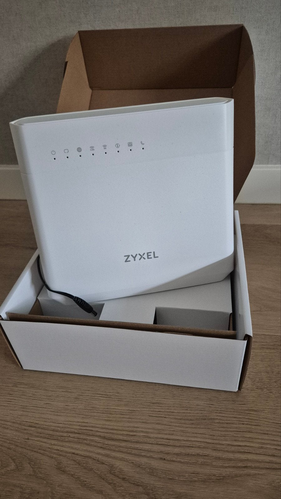 Zyxel VMG8825-T50 Internet Modem/Router met wifi, Computers en Software, Ophalen of Verzenden, Zo goed als nieuw, Router met modem