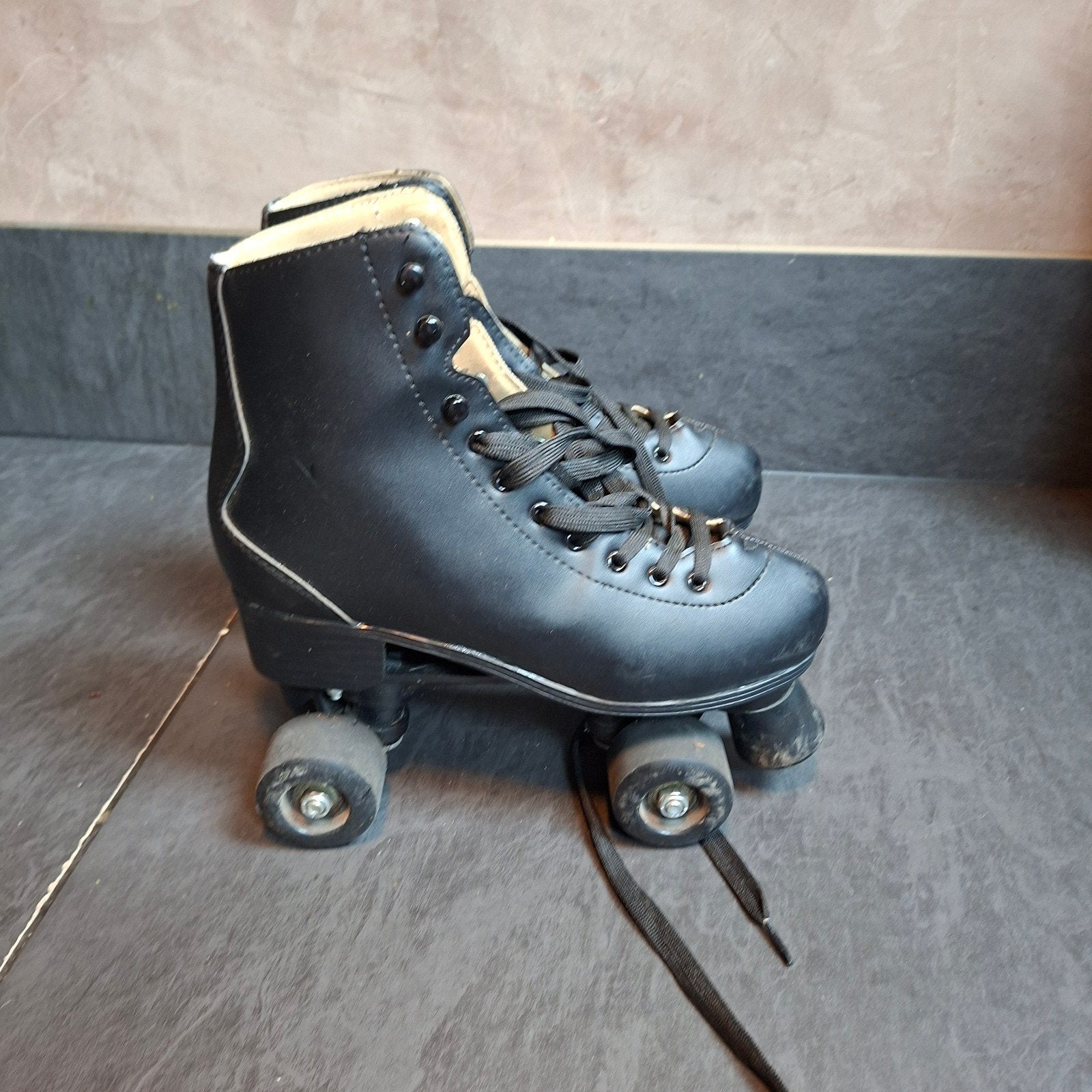 Roces Leren Rolschaatsen Maat 38 - Zo goed als nieuw, Ophalen of Verzenden, Zo goed als nieuw