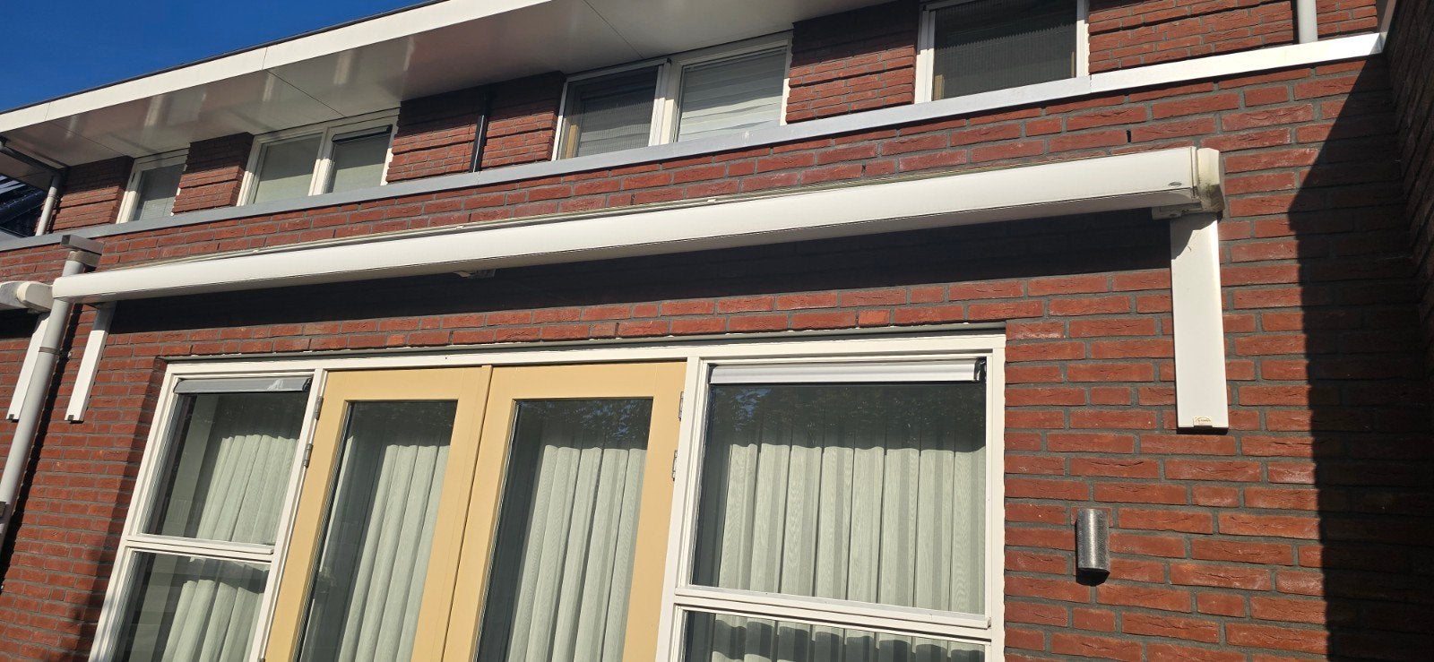 Elektrisch zonnescherm 5 meter breed x 3 meter uitval + afst, Gebruikt, 450 cm of meer, Elektrisch, Ophalen of Verzenden